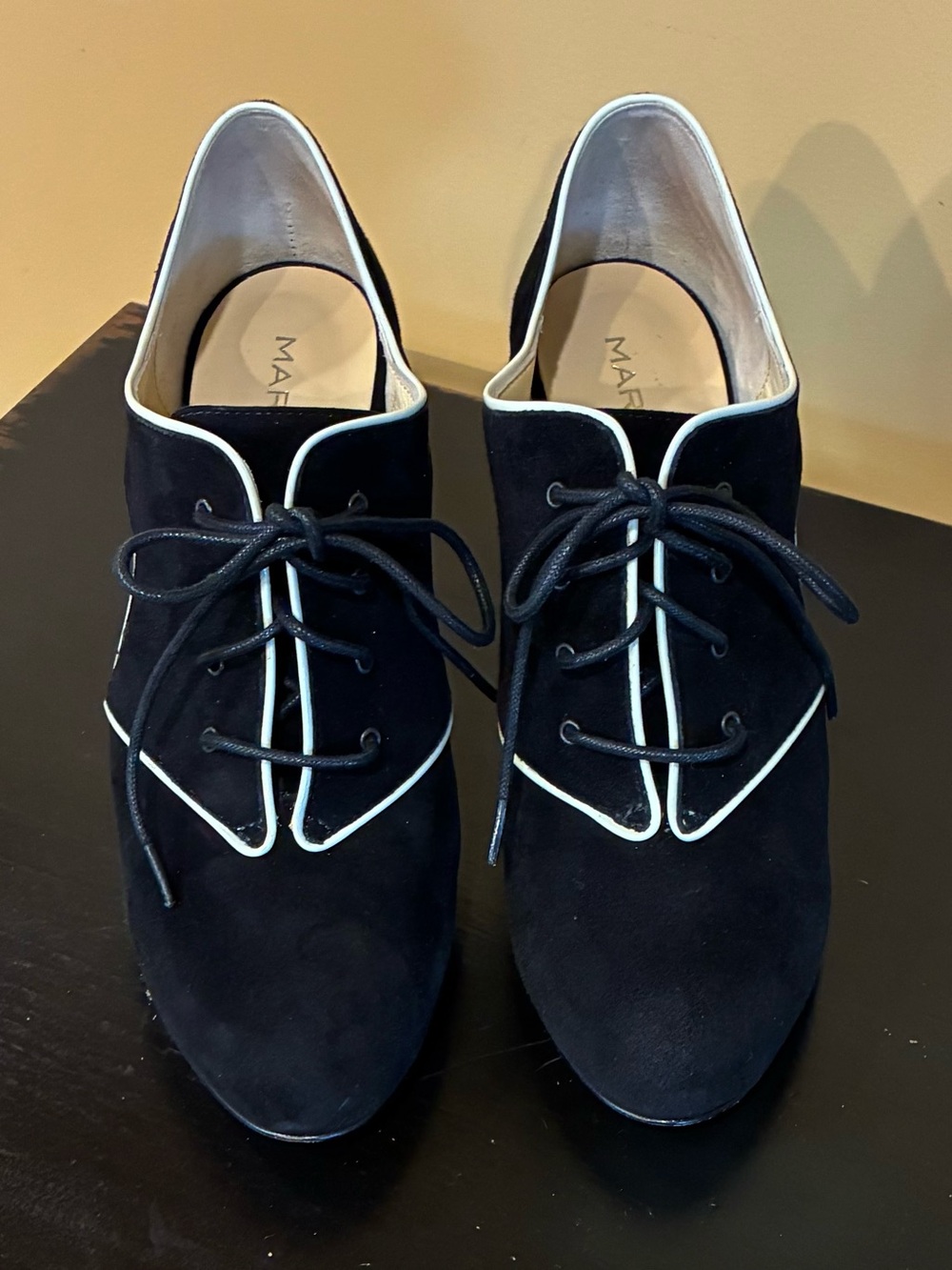 Marchez Vous Bootie Lace Up Pump Black Suede Cream Piping SZ 7.5